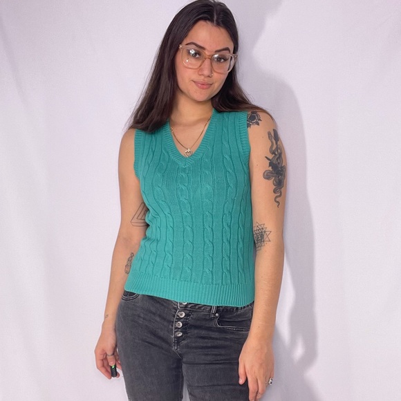 Vintage 80s light blue cable knit cropped 1980s V neck sweater vest Size M - Picture 2 of 11